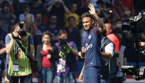 Neymar wurde im Pariser Prinzenpark empfangen