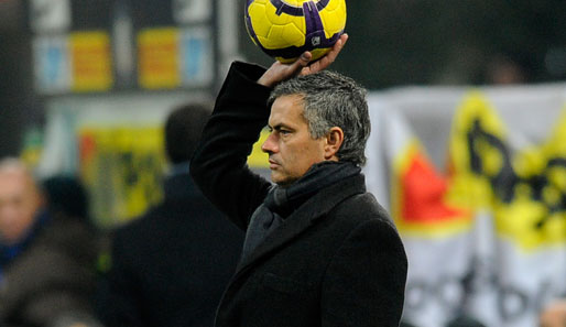 Jose Mourinho führt mit Inter die Tabelle der Serie A mit acht Punkten Vorsprung an