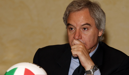 Ligapräsident Maurizio Beretta will die Spielerverträge anpassen lassen