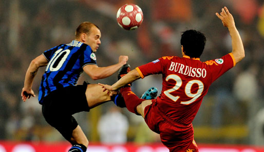 Nicolas Burdisso (r.) spielte bereits vergangene Saison als Leihgabe gegen Inter