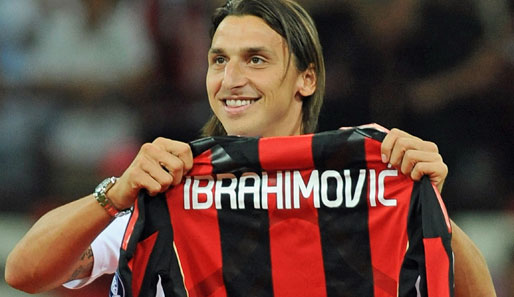 Zlatan Ibrahimovic feiert in Cesena sein Debüt im Milan-Dress