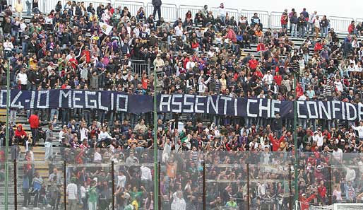 Wegen den Gesängen seiner Fans muss Cagliari Calcio finanziell Buße tun