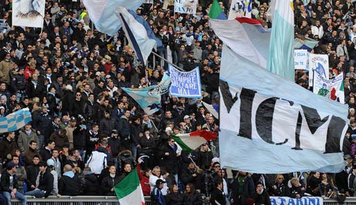 Fans von Lazio Rom gerieten mit der Polizei aneinander