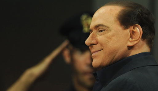 Silvio Berlusconi ist für seine Dienste im Verein vom AC Milan geehrt worden