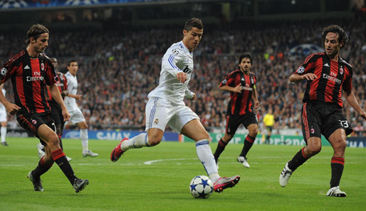 Umgeben von Milan-Spieler! Wenn es nach Berlusconi geht, könnte dies Ronaldo häufiger passieren
