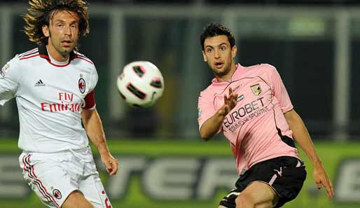 Palermo-Spielmacher Javier Pastore (r.) steht vor einem Wechsel zu Paris St. Germain
