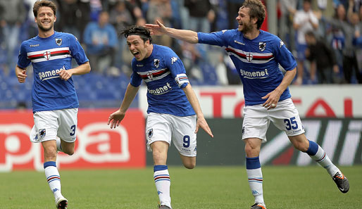 Nicola Pozzi (M.) markierte in der Schlussminute den Siegtreffer für Sampdoria