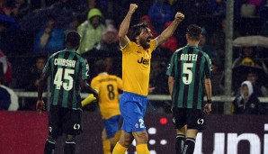 Andrea Pirlo jubelt im strömenden Regen über die wichtigen drei Punkte