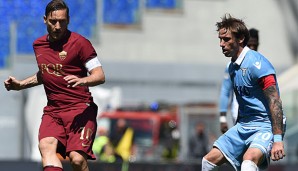 Der AS Rom mit Francesco Totti musste im Derby gegen Lazio Rom eine empfindliche Niederlage einstecken