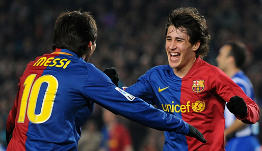 Lionel Messi (l.) und Bojan Krkic jubeln. Beim FC Barcelona ist aber nur Platz für einen.