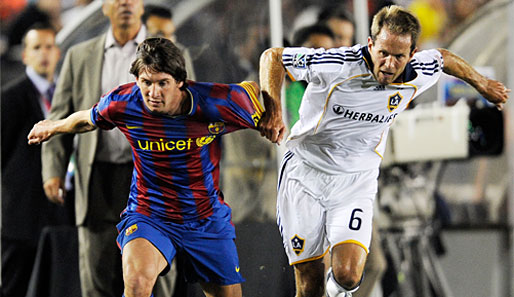 Lionel Messi (l.) spielt seit 2003 für den FC Barcelona