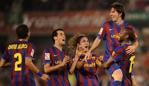Lionel Messi (auf dem Arm von Keita) und seine Barca-Teamkollegen wollen gegen Real jubeln