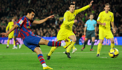 Pedro (l.) brachte Barcelona gegen Villarreal mit 1:0 in Führung