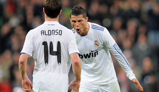 Cristiano Ronaldo (r.) erzielte gegen Villarreal seinen vierten Dreierpack für Real Madrid
