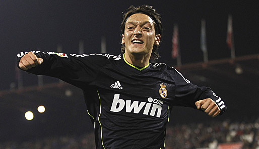 Mesut Özil traf bei Real Madrids 3:1-Sieg im Hinspiel in Zaragoza zum 1:0