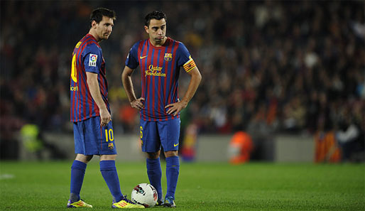Lionel Messi (l.) bewahrte Barcelona vor einer Niederlage in Bilbao