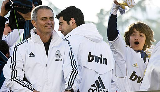 Jose Mourinho (r.) geht in seine dritte Saison als Trainer von Real Madrid