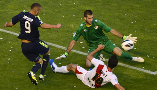 Karim Benzema (l.) brachte Real früh mit 1:0 in Führung