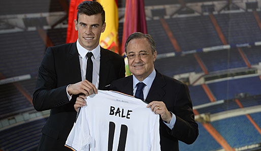 Gareth Bale erhielt von Florentino Perez das Trikot mit der Nummer 11