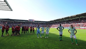 Konsternierte Mienen: Für die Spieler von Osasuna und Betis rückte der Fußball in den Hintergrund