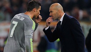 Gespräch unter Weltfußballern: Cristiano Ronaldo und Zinedine Zidane