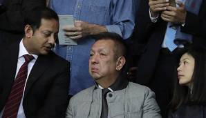 Valencia-Eigner Peter Lim (mitte) ist bei den Anhängern des Klubs wenig beliebt
