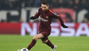 Lionel Messi treibt den Ball vorran