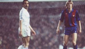 Clasico anno 1982: Uli Stielike (l.) mit Real Madrid gegen Bernd Schuster und den FC Barcelona