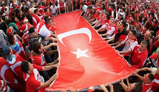 Yildirim Demidören ist neuer Präsident des türkischen Fußballverbades