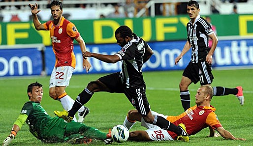 Besiktas und Galatasaray lieferten sich einen harten Kampf