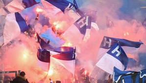 Die Hertha-Fans zündeten gegen den BVB Pyrotechnik.