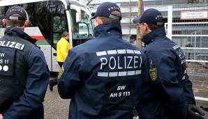 Die Polizei nahm vor VfB-Bayer 40 Personen fest.