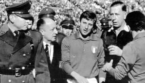 Platz 7: Giorgio Ferrini (Italien) - 1962 gegen Chile (die Schlacht von Santiago) - 7 Minuten stand Ferrini auf dem Platz: Tätlichkeit. Er weigerte sich zehn Minuten lang, das Feld zu verlassen, bis er schließlich von Polizisten vom Platz geführt wurde.