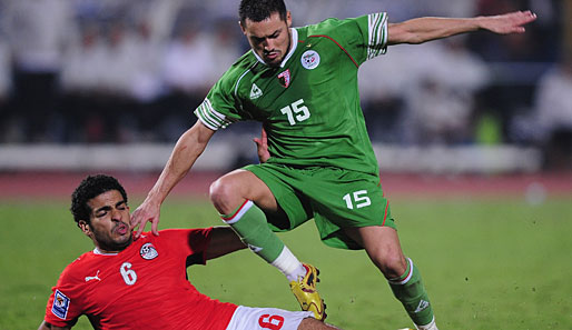 Karim Ziani (r.) vom VfL Wolfsburg hat mit Algerien gegen Ägypten das Ticket zur WM 2010 gelöst