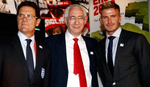 FA-Präsident Lord Triesman (M.) setzt auf David Beckham (r.) als WM-Botschafter