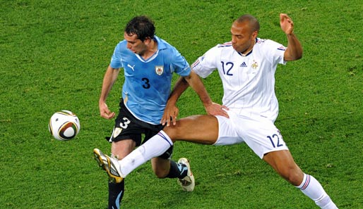 Diego Godin holte mit Uruguay gegen Thierry Henry und Co ein beachtliches 0:0