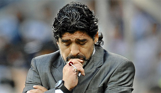 Argentiniens Trainer Diego Maradona hat seinen Rücktritt erklärt