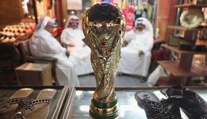 Die Weltmeisterschaft 2022 wurde an Katar vergeben und rief eine Menge eine Menge Kritik hervor