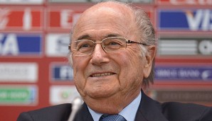 Sepp Blatter könnte im Streit um den WM-Termin in Katar als lachender Dritter hervorgehen