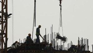 Die Arbeiter in Katar warten weiterhin auf angemessene Arbeitsverhältnisse