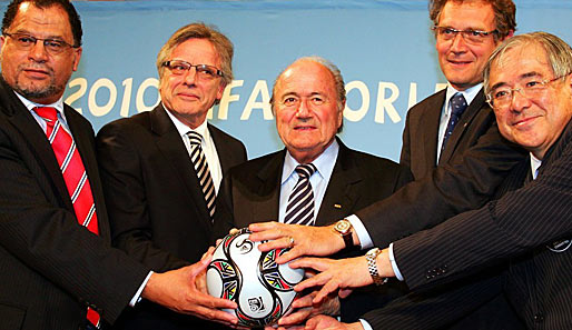 Jerome Valcke (2.v.l.) bei einem Treffen des FIFA-Organisationkomitees