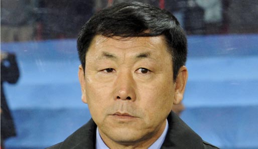 Nordkoreas Trainer Kim Jong-Hun vermisst vier Spieler