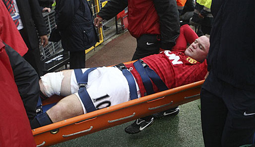 Rooney zog sich am 2. Spieltag gegen Fulham (3:2) eine Fleischverletzung am Oberschenkel zu