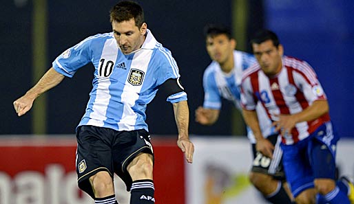 Lionel Messi traf beim 5:2 in Paraguay doppelt für die Albiceleste