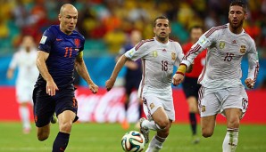 Unnachahmlich: Arjen Robben auf dem Weg zum fünften Tor gegen Spanien