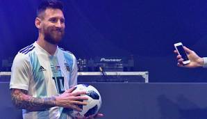Lionel Messi stellt in Russland den neuen WM-Ball "Telstar18" vor