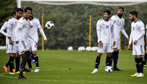 Die Nationalspieler des Iran stehen kurz vor der WM ohne Fußballschuhe da.
