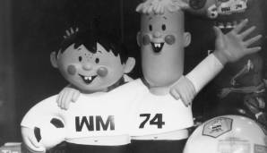 1974: In Deutschland begleiteten Tip und Tap die WM-Endrunde. Die Namen gehen auf das bei Kindern weit verbreitete Auswahlverfahren zurück, bei dem ein Fuß vor den anderen gesetzt wird, bis ein Fuß nicht mehr dazwischen passt.