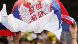 Platz 8 - Serbien: 17.215 Euro wegen Zeigens eines politischen und diskriminierenden Banners durch Fans im Spiel gegen Brasilien.