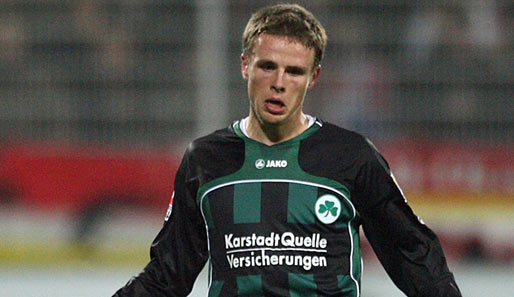 Nicolai Müller bleibt bis 2013 bei Greuther Fürth